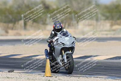 media/Jan-15-2026-Racers Edge (Thu) [[dfebeb70ab]]/2-A Group/Session 5 Turn 2/